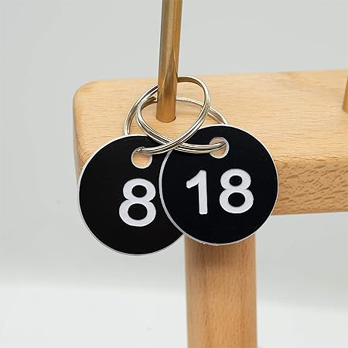 Pakabukai raktams su numeriais (nuo 1 iki 50)