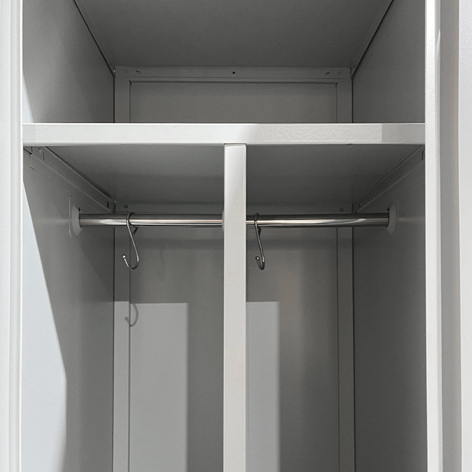 Metalinė persirengimo spintelė vienvietė su pertvara Rehalt Systems 1940 x 400 x 500 su reguliuojamomis kojelėmis 5
