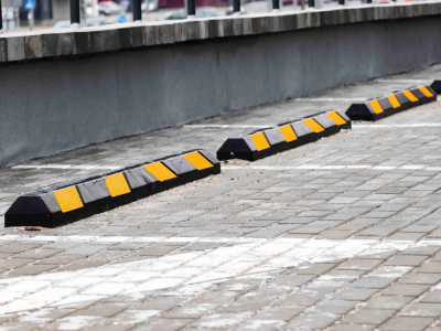 Parkavimo borteliai – kaip jie padeda išvengti transporto priemonių pažeidimų?